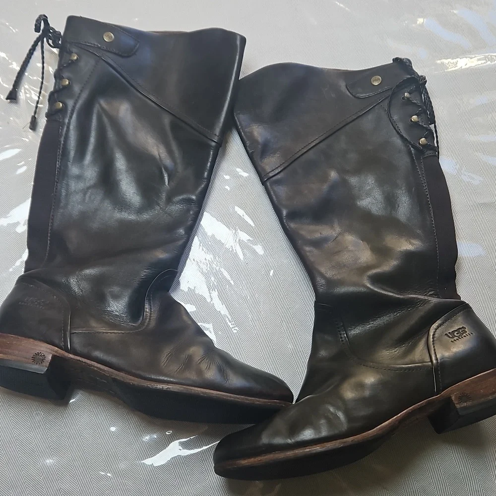 🌸UGG Dark Brown Leather Knee-High‎ Boots